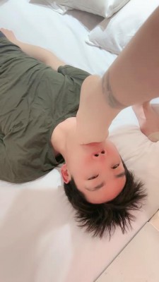 图片[11]_【领主老大】伺候晨起-人体板凳/全体重踩踏/踩舌/深喉插吐 bf27932_HD绳艺资源