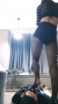 图片[2]_【七大小姐】剧情-抓偷鞋狗-坐脸窒息/艺术深喉/踩踏 bf28155_HD绳艺资源