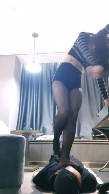 图片[3]_【七大小姐】剧情-抓偷鞋狗-坐脸窒息/艺术深喉/踩踏 bf28155_HD绳艺资源