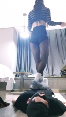 图片[8]_【七大小姐】剧情-抓偷鞋狗-坐脸窒息/艺术深喉/踩踏 bf28155_HD绳艺资源