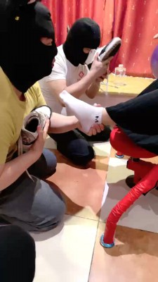 图片[8]_【绝美双主】双主VS双狗-运动鞋原味袜裸足狂舔 bf28151_HD绳艺资源