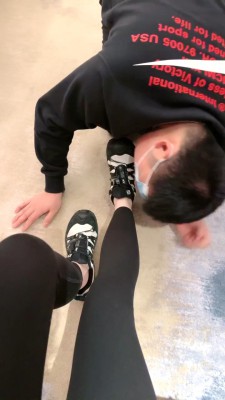 【jenn】艺校女神首调-舔运动鞋/提档全体重踩踏/转胯骑马 bf28172_HD绳艺资源