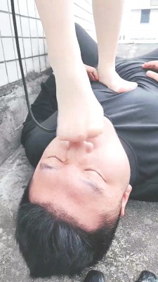 图片[9]_【嘉妮】天台遛狗-高跟踩踏/转胯/骑马/居高临下恋足调 bf28148_HD绳艺资源