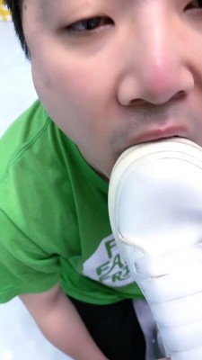 图片[7]_【麋鹿银儿】小白鞋踩狗爪/训练/脚踩喂食/耳光 bf28157_HD绳艺资源