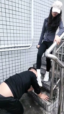 图片[4]_【素人星探】户外阳台小白鞋女神调-骑马踩踏虐乳/舔鞋袜 bf28159_HD绳艺资源