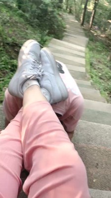 图片[5]_【欣欣】户外调-舔脏鞋/转胯爬行/揪耳朵/头顶鞋闻袜 bf28154_HD绳艺资源