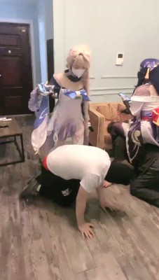 图片[2]_【楼遥】双S-cos女神-骑马骑脖子-闻丝袜脚【双视角版】bf28118_HD绳艺资源