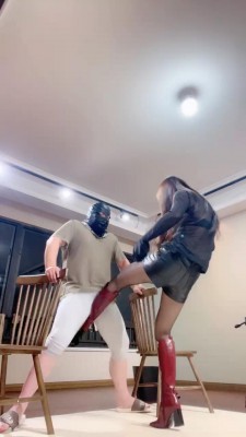 图片[2]_【仙女殿下】双S各式长靴轮番高难度挑战踢裆【双视角版】 bf28131_HD绳艺资源