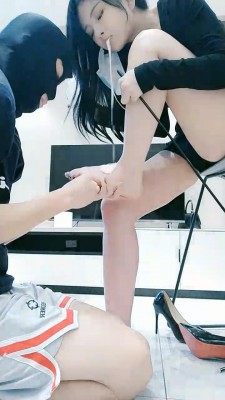 图片[5]_【子琳】跪舔御姐裸足深喉/酸奶浓痰舔【完整版】 bf28303_HD绳艺资源