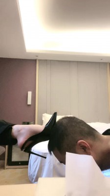 【歌迪丝】黑丝高跟踩/磕头/抽耳光【完整版】  JS23051302_HD绳艺资源