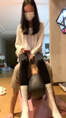 图片[3]_【香菜】瑜伽小姐姐-白袜闻舔/骑马犬化/近距离舔裸足/赏赐圣水 bf28296_HD绳艺资源