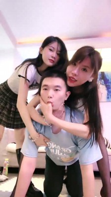 【伊晨】双S-虐乳骑马踩踏吃口水/吃丝袜腿绞窒息【三视角版】 bf28203_HD绳艺资源