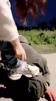 图片[2]_【伊晨】户外遛狗-骑马爬行/舔脏鞋底/转胯 bf28235_HD绳艺资源