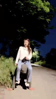 图片[5]_【伊晨】户外遛狗-骑马爬行/舔脏鞋底/转胯 bf28235_HD绳艺资源