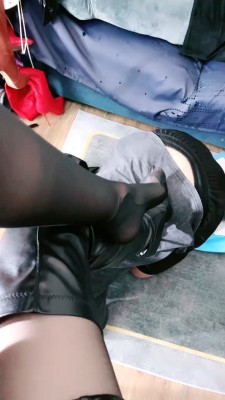 图片[8]_【靴嘉倪】长靴全体重踩踏/骑马转胯虐乳/原味脚捂脸 bf28199_HD绳艺资源