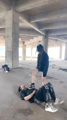 图片[2]_【绝美双主】双S户外调-全体重踩踏/抽打/喂口水 bf28227_HD绳艺资源