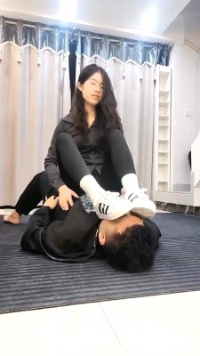 【素人星探】贝壳头白袜踩踏/脚深喉/踩狗头/臭脚捂脸 bf28260_HD绳艺资源