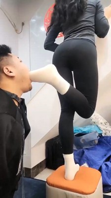 图片[7]_【素人星探】贝壳头白袜踩踏/脚深喉/踩狗头/臭脚捂脸 bf28260_HD绳艺资源