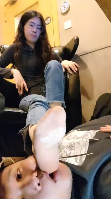 图片[7]_【素人星探】电竞网吧玩狗-肉丝凉鞋踩狗/喂口水/虐乳 bf28208_HD绳艺资源