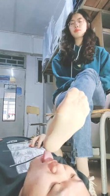 图片[5]_【嘉妮】场景调-真实大学宿舍-骑马闻臭脚/棉袜窒息/转胯爬行 bf28182_HD绳艺资源