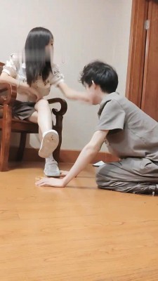 图片[2]_【米噢】萝莉主小白鞋碾压狗/裸足喂食酸奶深喉 bf28497_HD绳艺资源