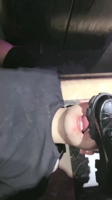 图片[7]_【萱萱】KTV羞辱服务生-鞋插嘴深喉/下跪按摩/艺术闻原味袜  JS23051607_HD绳艺资源