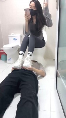 图片[5]_【槿一】绿帽狗下跪求虐/模拟马桶视角/舔脏运动鞋/毛拖鞋踩头 bf28479_HD绳艺资源