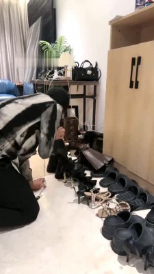 【美娜S】长腿车模黑丝高跟驯化-头压马桶喝圣水/舔多双高跟 bf28478_HD绳艺资源