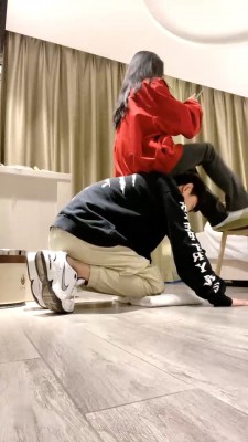 【海绵大大】学生主玩狗-白袜捂脸/坐头窒息/全体重踩踏 bf28393_HD绳艺资源