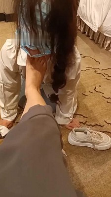 图片[3]_【小可可呀】继续开发学姐-舔脏鞋底/骑马钻胯/闻舔脚 bf28459_HD绳艺资源