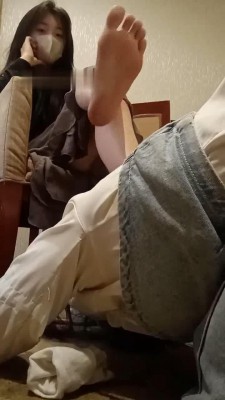 图片[4]_【小可可呀】继续开发学姐-舔脏鞋底/骑马钻胯/闻舔脚 bf28459_HD绳艺资源