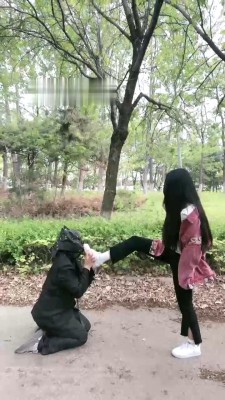 图片[3]_【桃幼幼】艺校女神户外遛狗-骑马爬行/小白鞋踢踹/踩踏 bf28374_HD绳艺资源