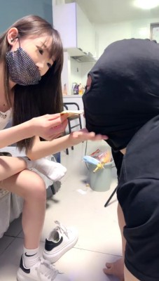 图片[2]_【精神小妹】4S素人学生主-脚踩喂食/裸足舔酸奶/引导管喝圣水 bf28368_HD绳艺资源