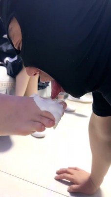 图片[5]_【精神小妹】4S素人学生主-脚踩喂食/裸足舔酸奶/引导管喝圣水 bf28368_HD绳艺资源