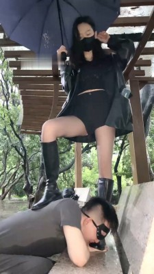 图片[8]_【万一】情侣主-雨天户外骑马爬行/舔脏鞋底/转胯 bf28381_HD绳艺资源