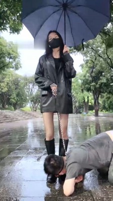 图片[10]_【万一】情侣主-雨天户外骑马爬行/舔脏鞋底/转胯 bf28381_HD绳艺资源