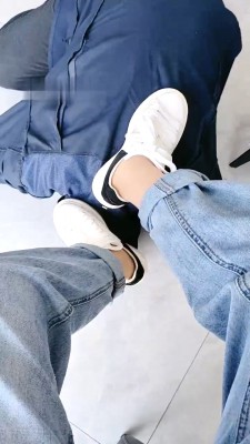 【辣姐】开发修理工做狗-舔脏小白鞋/碾压喂食/骑马坐垫 JS23051602_HD绳艺资源