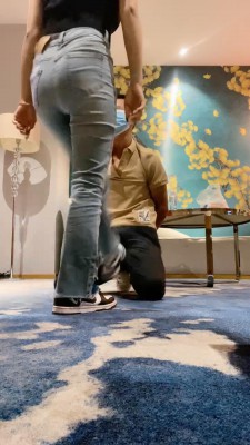 图片[3]_【海绵大大】牛仔小妹胯下辱/鞋底喂食/全体重踩头踩背 bf29198_HD绳艺资源