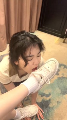 图片[3]_【橘子没熟】母畜-舔脏小白鞋闻原味白袜/镜前羞辱 bf29205_HD绳艺资源