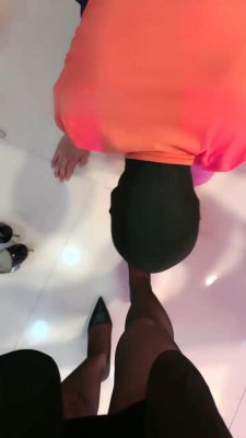 【傲雪】辱绿帽-掐乳/高跟踩/跪拜磕头/舔黑丝高跟 bf29201_HD绳艺资源