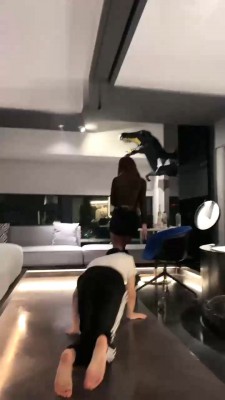 【美娜】陪酒小妹长靴调-跪舔/浴缸脚喂食/骑马耳光【完整版】 bf29256_HD绳艺资源