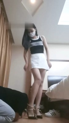 图片[2]_【伊伊sama】叼小白鞋/闻鞋窝/耳光/踩踏/丝袜角捂脸 bf29244_HD绳艺资源