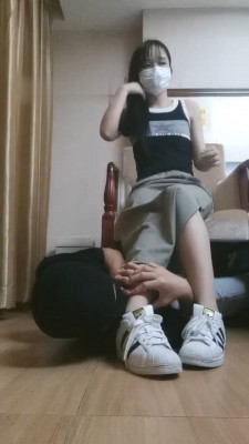 图片[3]_【伊伊sama】学生S-小白鞋肉丝脚踩脚垫 bf29248_HD绳艺资源