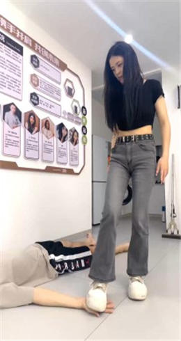 图片[3]_【狗哥】裸足插嘴/吃白袜/运动鞋全体重踩/气味羞辱/提档 bf29221_HD绳艺资源