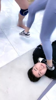 图片[7]_【麋鹿银儿】运动女神虐双M-重度踢踹/骑马/喂拉丝口水/闻臭袜 bf29224_HD绳艺资源