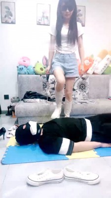 图片[5]_【兔兔大人】长靴+高跟+帆布鞋+白袜舔闻/踩踏 bf29222_HD绳艺资源