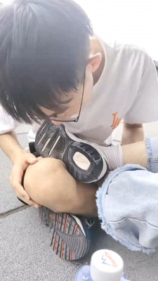 图片[3]_【欣欣】户外阳台舔鞋/咀嚼白袜/气味羞辱/裸足碾压踩 bf29166_HD绳艺资源