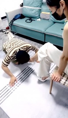 图片[2]_【小笑魔】磕头求虐/闻高跟/白袜踩踏/狗链遛狗【双视角版】bf29148_HD绳艺资源