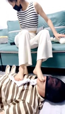 图片[12]_【小笑魔】磕头求虐/闻高跟/白袜踩踏/狗链遛狗【双视角版】bf29148_HD绳艺资源