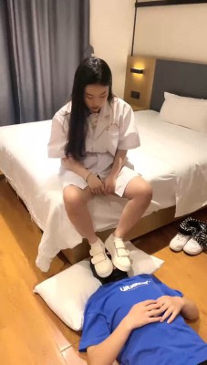图片[5]_【伊诺】护士小姐姐玩病人-小白鞋白袜-踩踏坐脸窒息 bf29416_HD绳艺资源